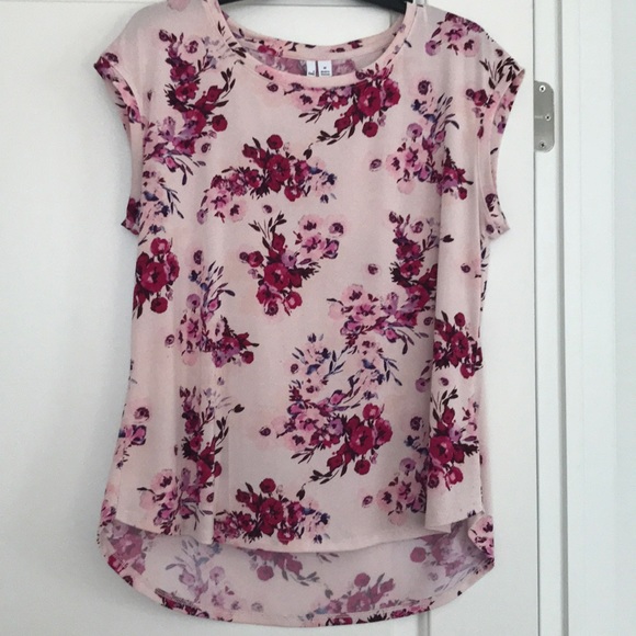 EUC Set of 2 Elle Floral Tops - Picture 2 of 7